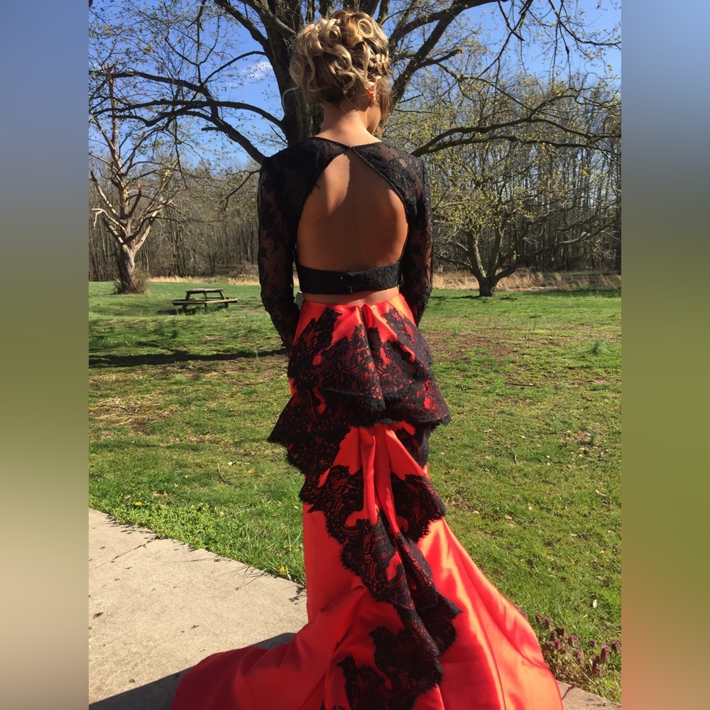 Black and Red Sherri Hill 51169 Prom Dress Size 2